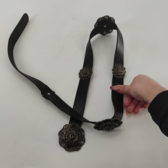 New York Studio made in Italy leather belt size medium color black floral buckle - Picture 1 of 2